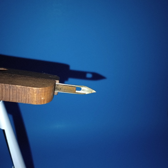 E.C. Spuehler Shuttle & Hook Rug Craft Tool Push Pull Punch Stitcher Vintage - Picture 8 of 15